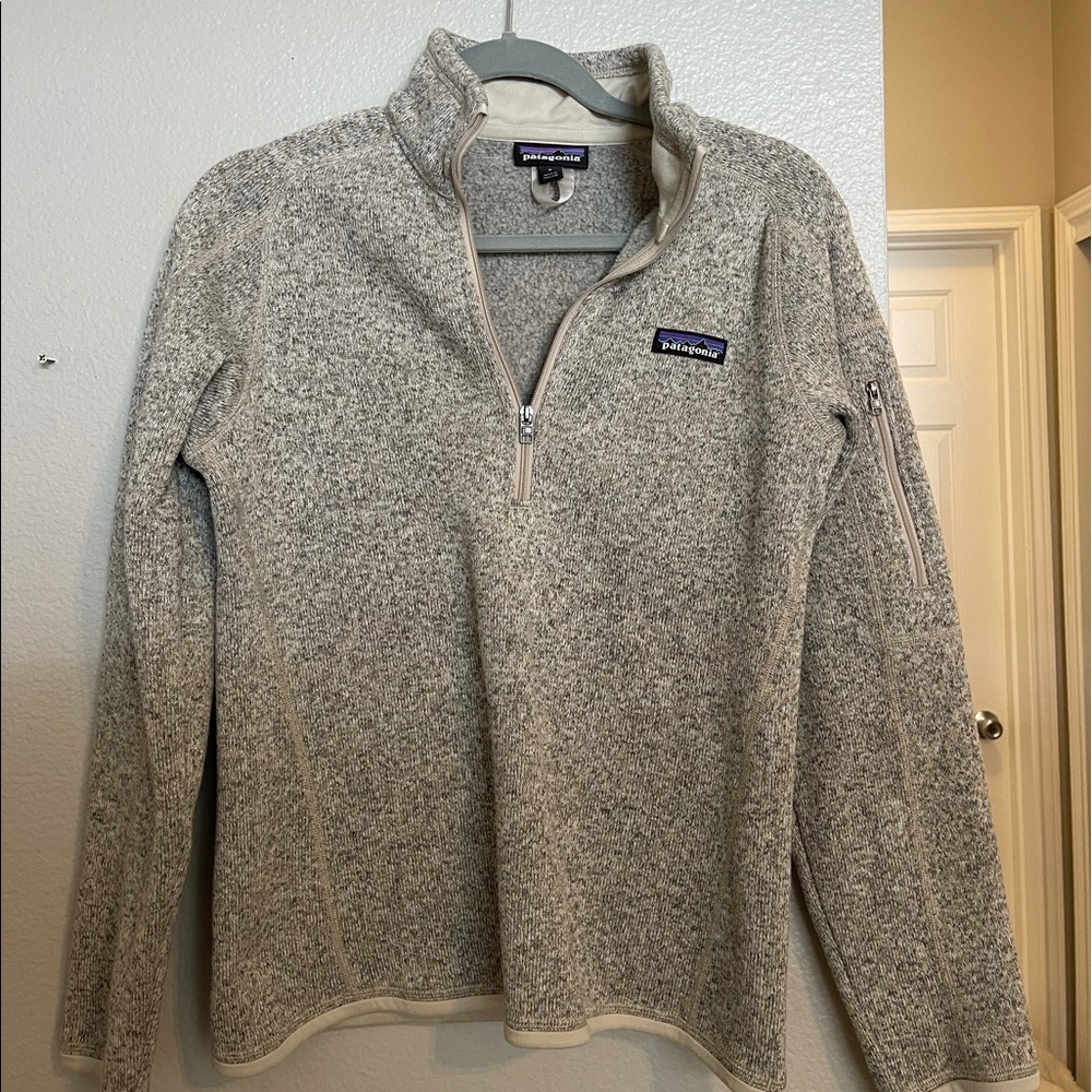 Patagonia Quarter Zip- size small